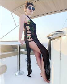 দেখুন সঞ্জয় দত্তের স্ত্রী মান্যতার ফটোশ্যুট