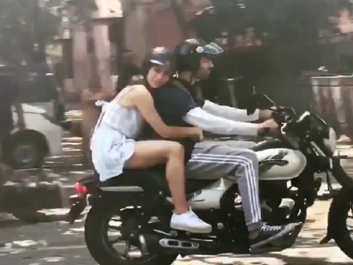 Kartik aaryan and sara ali khan goofing bike ride video viral ভিডিও ভাইরাল: কার্তিকের বাইকে সওয়ার সারা, দুই তারকার খুনসুটি কমেন্টস বক্সেও