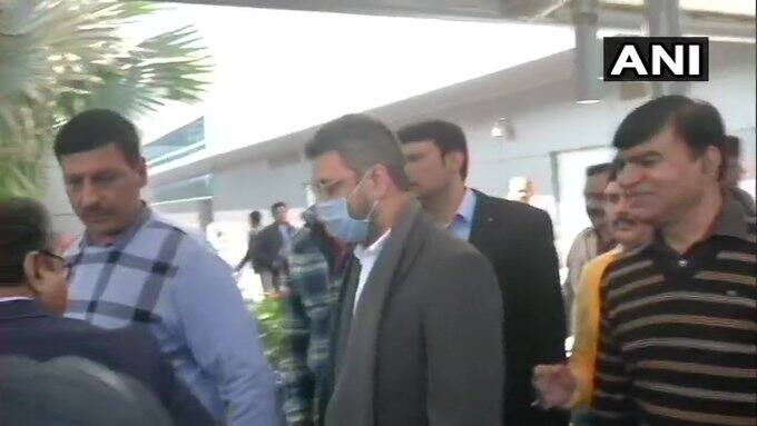 ব্রিটেন থেকে ভারতে প্রত্যর্পণ কুখ্যাত ক্রিকেট বুকি ও হ্যান্সি ক্রোনিয়েকাণ্ডের প্রধান অভিযুক্ত সঞ্জীব চাওলার Wanted Bookie And Match-fixing Accused Sanjeev Chawla Extradited To India From UK ব্রিটেন থেকে ভারতে প্রত্যর্পণ কুখ্যাত ক্রিকেট বুকি ও হ্যান্সি ক্রোনিয়েকাণ্ডের প্রধান অভিযুক্ত সঞ্জীব চাওলার