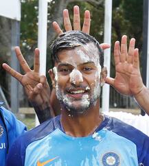 ছবিতে দেখুন: ময়ঙ্ক অগ্রবালের জন্মদিন পালন করলেন ভারতীয় ক্রিকেটারেরা