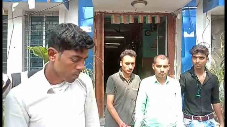 Exam for recruitment of police constables: Fake candidates arrested at laketown নাম ভাঁড়িয়ে কনস্টেবল নিয়োগের পরীক্ষা দিতে গিয়ে গ্রেফতার বিহারের দুই বাসিন্দা