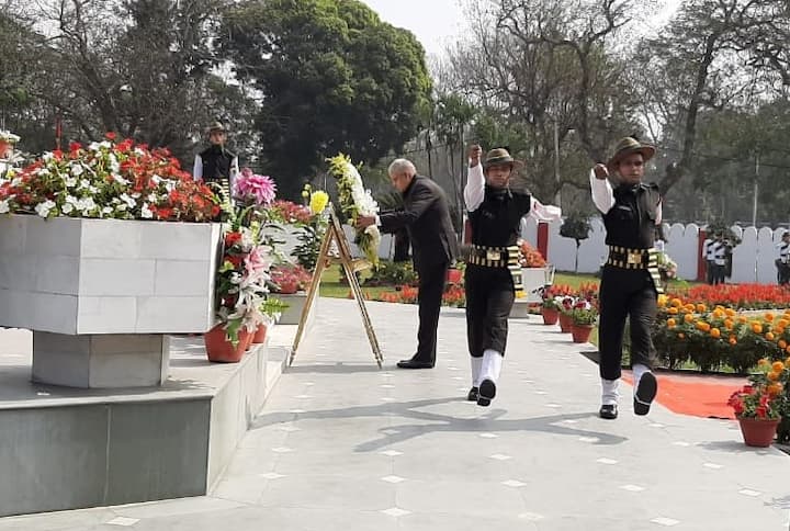 ‘রাজ্যপাল বলেন, ১৯৯৬ সালে এই ওয়ার মেমোরিয়াল শুরু হয়েছে। এই ওয়ার মেমোরিয়াল হল সেই বীর সেনানিদের সাহসিকতার প্রমাণ যাঁরা দেশের জন্য সর্বোচ্চ বলিদান দিয়েছেন।’