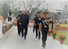 সকলের উচিত সামরিক বাহিনীকে সম্মান করা, ’৭১-এর বীর শহিদদের শ্রদ্ধা জানিয়ে বললেন রাজ্যপাল জগদীপ ধনকড়