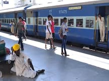 দিল্লি স্টেশনে আজব মেশিন, সিট আপ করলেই বেরচ্ছে ফ্রি প্ল্যাটফর্ম টিকিট!