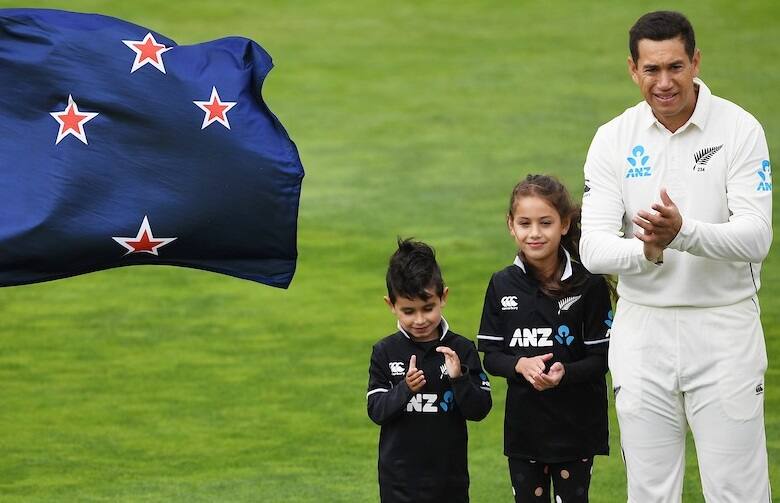 Ross Taylor presented with 100 bottles of wine শততম টেস্টে রস টেলরকে ১০০ বোতল মদ উপহার