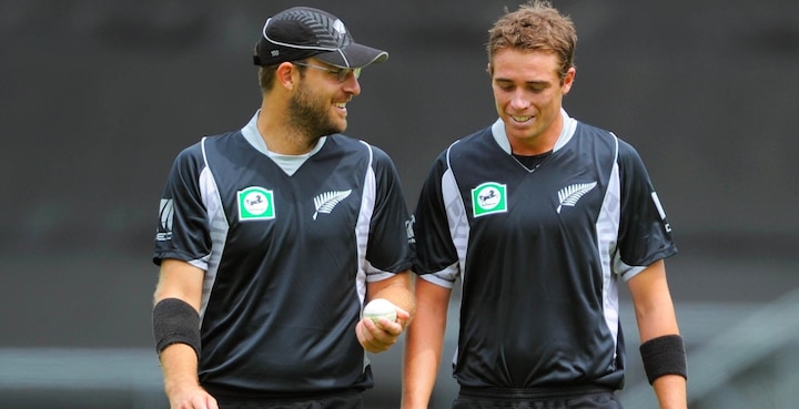 Tim Southee became the first bowler to take 300 international wickets in New Zealand ময়ঙ্ককে আউট করে হ্যাডলি-ভেত্তোরিদের পেরিয়ে অভিনব রেকর্ড গড়লেন সাউদি, জেনে নিন কিউয়ি পেসারের নতুন কীর্তি