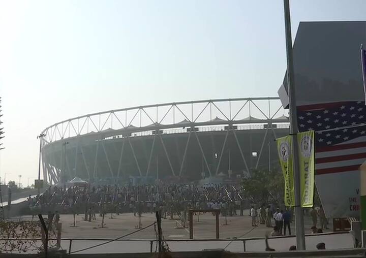 মোতেরা স্টেডিয়াম সেজে উঠেছে ট্রাম্পকে স্বাগত জানাবে বলে