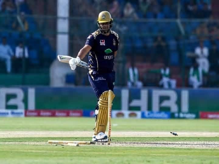 দেখুন: পিএসএলে ব্যাট উল্টোদিকে ধরে রান নিলেন মইন খানের ছেলে আজম খান Azam khan son of moin khan completes run with inverted bat in psl watch দেখুন: পিএসএলে ব্যাট উল্টোদিকে ধরে রান নিলেন মইন খানের ছেলে আজম খান