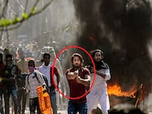 উত্তরপূর্ব দিল্লিতে পুলিশ অফিসারের দিকে পিস্তল তাক করা যুবক গ্রেফতার, নাম শাহরুখ