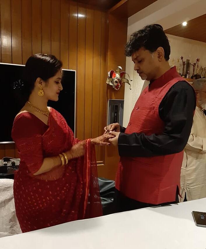 ২০১৯ সালের ৬ ডিসেম্বর পরিবার পরিজনদের সাক্ষ্মী করে ‘লেখা বিয়ে’ সেরেছিলেন পরিচালক সৃজিৎ মুখোপাধ্যায় ও বাংলাদেশি তারকা মিথিলা। 