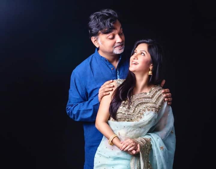 রেজিস্ট্রি করে একে অপরের সঙ্গে পরিণয়ের বন্ধনে আবদ্ধ হয়েছিল দুই বাংলার দুই মহাতারকা। 