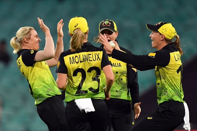 ICC Womens T 20 World Cup: Australia beat South Africa by 5 runs, will meet India in Final বৃষ্টিবিঘ্নিত ম্যাচে দক্ষিণ আফ্রিকার বিরুদ্ধে ডাকওয়ার্থ লুইস নিয়মে ৫ রানে জয়, মহিলাদের টি-২০ বিশ্বকাপ ফাইনালে ভারতের সামনে অস্ট্রেলিয়া