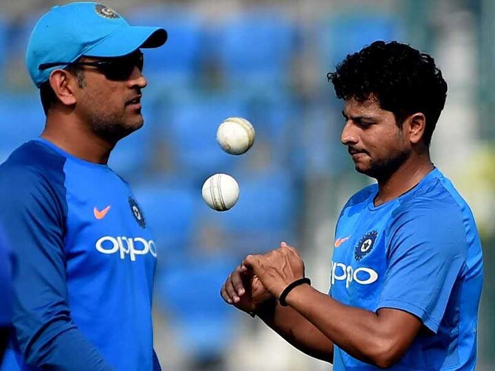 Experience of MS Dhoni Is Being Missed By Team India, Says Kuldeep Yadav ধোনির উপস্থিতিই পার্থক্য গড়ে দেয়, অভাব বোঝা যাচ্ছে, মন্তব্য কুলদীপের