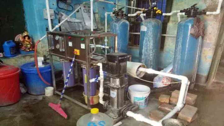 Fake water factory in Barasat, owner arrested   বারাসতে ভুয়ো মিনারেল ওয়াটার কারখানার পর্দাফাঁস, মালিক গ্রেফতার