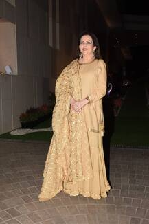 দেখুন, অম্বানীদের হোলি পার্টিতে ভিকি কৌশল-ক্যাটরিনা কাইফ, নিক-প্রিয়ঙ্কা