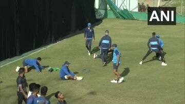করোনা ভাইরাস নিয়ে আতঙ্কের মধ্যেই খেলতে নামছেন বিরাটরা। ছবি সৌজন্যে ট্যুইটার
