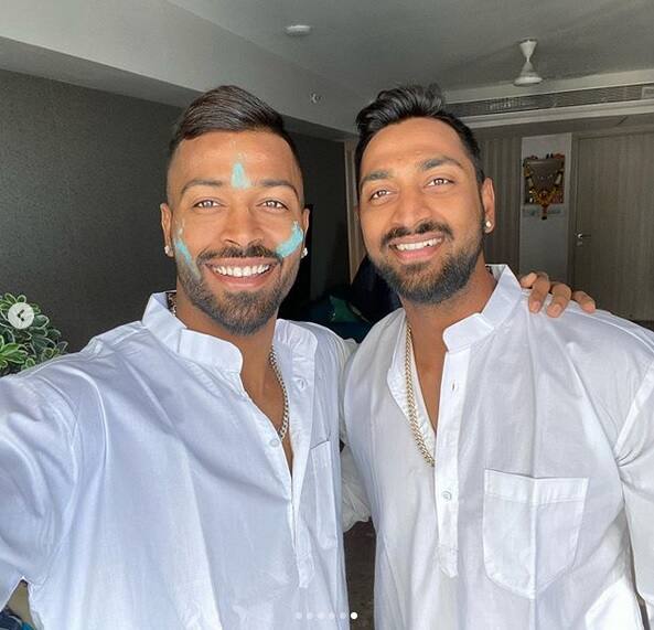 পাঁচ মাস পর ভারতীয় দলে ফিরেছেন হার্দিক। ফলে এবারের হোলি তাঁর কাছে বিশেষ আনন্দের। ছবি সৌজন্যে ইনস্টাগ্রাম