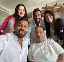 দেখুন, বান্ধবী নাতাশা, দাদা ক্রুণালের সঙ্গে হোলি উৎসবে সামিল হার্দিক