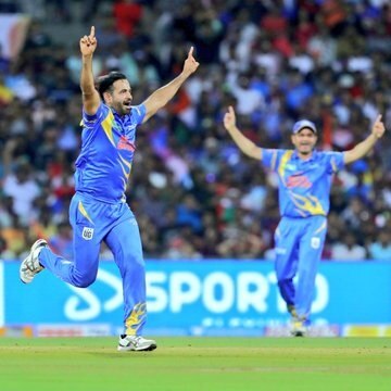 A fan requests BCCI to call Irfan Pathan back from retirement; all-rounder gives a classic response দলে ফেরাক বিসিসিআই, ট্যুইট ক্রিকেটপ্রেমীর, ‘অনেক দেরি হয়ে গিয়েছে’, জবাব ইরফান পঠানের