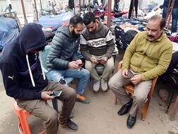 ১০ গুণ বাড়তে পারে মোবাইল ডেটার দাম, টেলিকম সংস্থাগুলির 'ভয়ঙ্কর' সুপারিশ