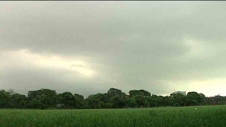 Weather Update: Depression formation over Bay of Bengal, MeT predicts rain in Bengal on weekend বঙ্গোপসাগরে তৈরি ঘূর্ণাবর্ত, সপ্তাহের শেষে দক্ষিণ ও উত্তরবঙ্গে বিক্ষিপ্ত বৃষ্টির সম্ভাবনা