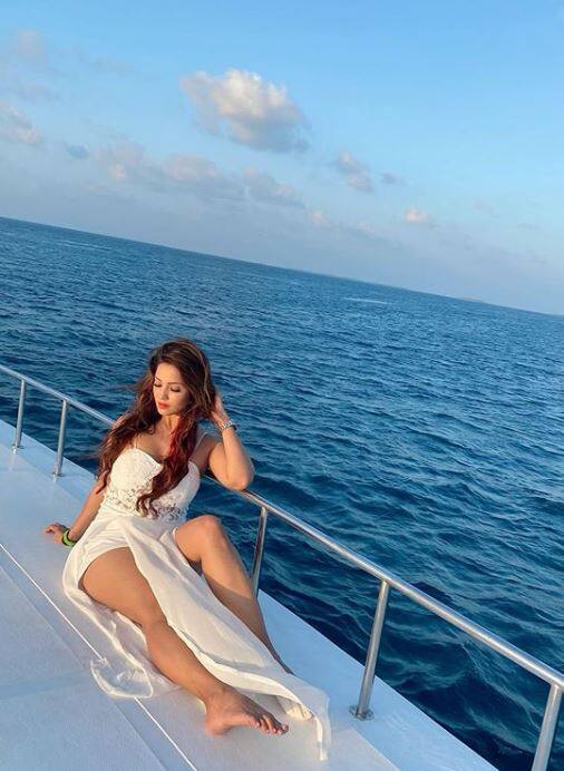 সোশ্যাল মিডিয়াতে তিনি খুবই সক্রিয়। মাঝেমধ্যেই ছবি ও ভিডিও শেয়ার করে থাকেন তিনি। (Photo Credit: @adaakhan Instagram)