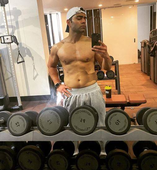 Virat Kohlis Brother Vikas Kohli Shows Off His Fit Body ...
