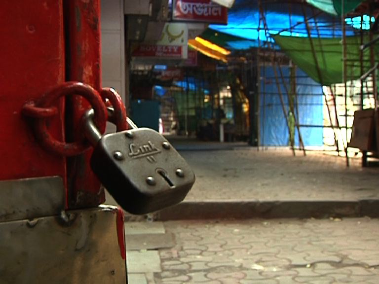 কনটেনমেন্ট জোনে ফের লকডাউন, দেখে নিন কলকাতার যে এলাকাগুলি এর আওতায়...