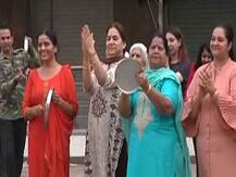 করোনাভাইরাস: লকডাউনকে মানুষ গুরুত্ব দিচ্ছে না, মোদির 'হাততালি-আহ্বান' দায়ী, দাবি শিবসেনার