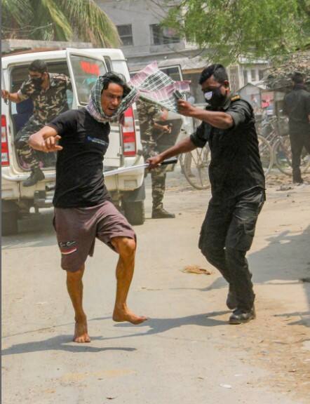 বিহারে ৯ জনকে আটক করা হয়েছে।