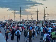 মহারাষ্ট্রের ওয়ার্ধা থেকে তামিলনাড়ুর নমক্কল, লকডাউনে ৪৫০ কিলোমিটার পথ পায়ে হেঁটে হৃদরোগে আক্রান্ত হয়ে মৃত্যু ২২ বছরের পড়ুয়ার