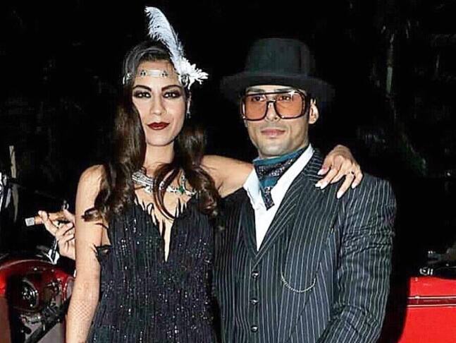 ইদানীং বব্বর পরিবারের অনুষ্ঠানেও দেখা যায়নি সানায়াকে।