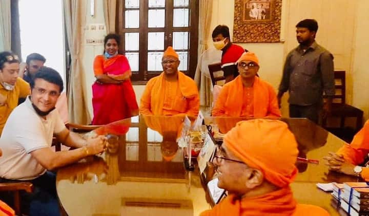 জাতীয় দলের প্রাক্তন অধিনায়ক বুধবার যান বেলুড় মঠে।