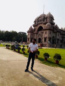 ছবিতে দেখুন: ২৫ বছর পর বেলুড় মঠে সৌরভ, বিতরণ করলেন ২ হাজার কেজি চাল