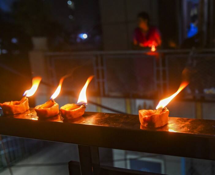 গোটা দেশ যেন পালন করল আলোর উৎসব।