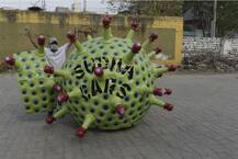 ছবিতে দেখুন: অতিমারীর বিরুদ্ধে সচেতনতা বাড়াতে তেলঙ্গনার রাস্তায় ঘুরছে অভিনব ‘করোনা কার’