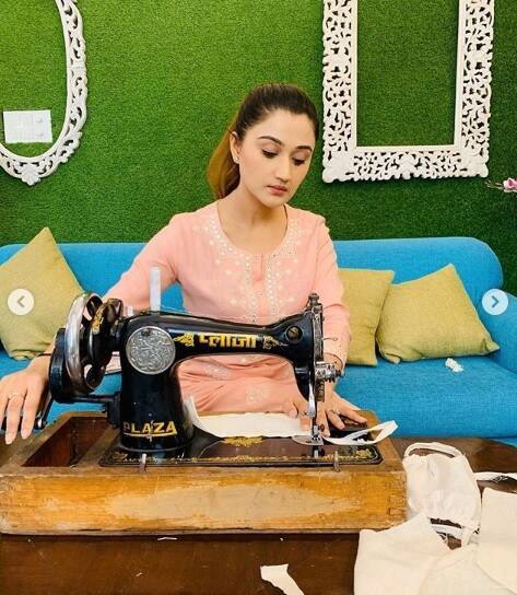 ইতিমধ্যেই পর্যাপ্ত পরিমাণে মাস্ক বানিয়ে ফেলেছেন তিনি