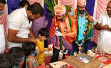 রাজ্যে করোনা আক্রান্ত দুশোর বেশি, লকডাউনের পরোয়া না করে জন্মদিনে জমকালো অনুষ্ঠান কর্নাটকের বিজেপি বিধায়কের