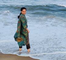 'ছোটবেলায় এমন সাজগোজ করার জন্য বাবার কাছে বকুনি খেয়েছিলেন!' কঙ্গনার ছবি শেয়ার করে লিখলেন রঙ্গোলি