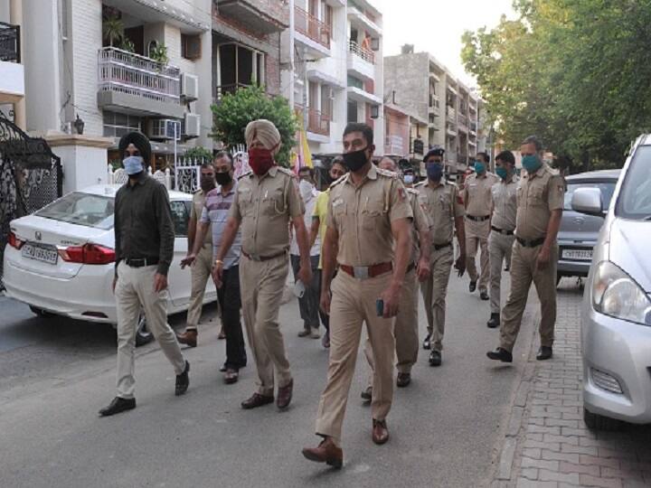 পাতিয়ালায় কার্ফু পাস দেখতে চাওয়ায় এএসআই-এর হাত কেটে নিল সশস্ত্র দুষ্কৃতীরা Punjab: Asked To Show Curfew Pass During Lockdown, Nihangs Chop Off ASIs Hand পাতিয়ালায় কার্ফু পাস দেখতে চাওয়ায় এএসআই-এর হাত কেটে নিল সশস্ত্র দুষ্কৃতীরা
