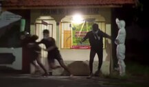 রাত নামলেই রাস্তায় ঘুরে বেড়াচ্ছে ‘করোনা ভূত’, ভয়ে ঘরবন্দি গোটা গ্রাম