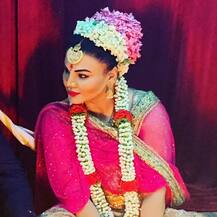 বর কই! এ কেমন বিয়ের ছবি রাখী সাওন্তের!