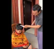 দেখুন: ছেলেমেয়ের চুল কেটে ভাইরাল উত্তরপ্রদেশের প্রাথমিক শিক্ষামন্ত্রী