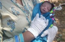 লকডাউনে ৭ কিমি হেঁটে সন্তান প্রসব , নবজাতকের প্রাণ ফেরালেন দাঁতের ডাক্তার