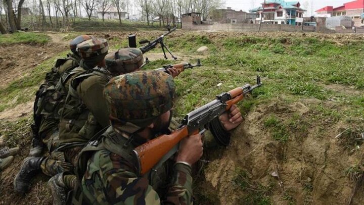 Operation Melahura: Two Terrorists Gunned Down by Security Forces During Encounter in Jammu and Kashmir's Shopian district কাশ্মীরের শোপিয়ানে সেনার সঙ্গে সংঘর্ষে খতম ২ জঙ্গি