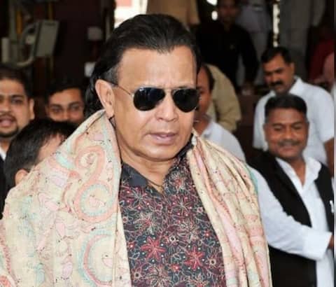 আজ মিঠুন চক্রবর্তীর জন্মদিন, জেনে নিন তাঁর জনপ্রিয় ছবিগুলি সম্পর্কে কয়েকটি তথ্য আজ মিঠুন চক্রবর্তীর জন্মদিন, জেনে নিন তাঁর জনপ্রিয় ছবিগুলি সম্পর্কে কয়েকটি তথ্য