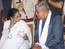 কেন্দ্রীয় প্রতিনিধিদের অবাধে ঘুরতে দেওয়া হোক, দায়িত্বপ্রাপ্তদের হাতে থাকুক মাইক-ঝাঁটা, ফের রাজ্যকে টুইট-খোঁচা রাজ্যপালের