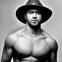 সলমন খানের সঙ্গে তুলনা করায় কী বলেছিলেন বরুণ ধবন? জন্মদিনে জেনে নিন অজানা তথ্য