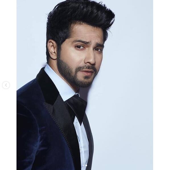 আজ বলি তারকা বরুণ ধবনের জন্মদিন। 'স্টুডেন্ট অফ দ্য ইয়ার' ছবির হাত ধরে প্রথম বলিউডে পা রাখেন বরুণ। আজ তাঁর জন্মদিনে জেনে নিন তাঁর সম্পর্কে কিছু অজানা তথ্য।