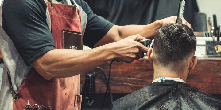 Six test corona positive in MP after visiting hair-cutting salon that served COVID-19 patient earlier লকডাউন ভেঙে সেলুনে চুল দাড়ি কাটতে গিয়ে করোনা আক্রান্ত ৬